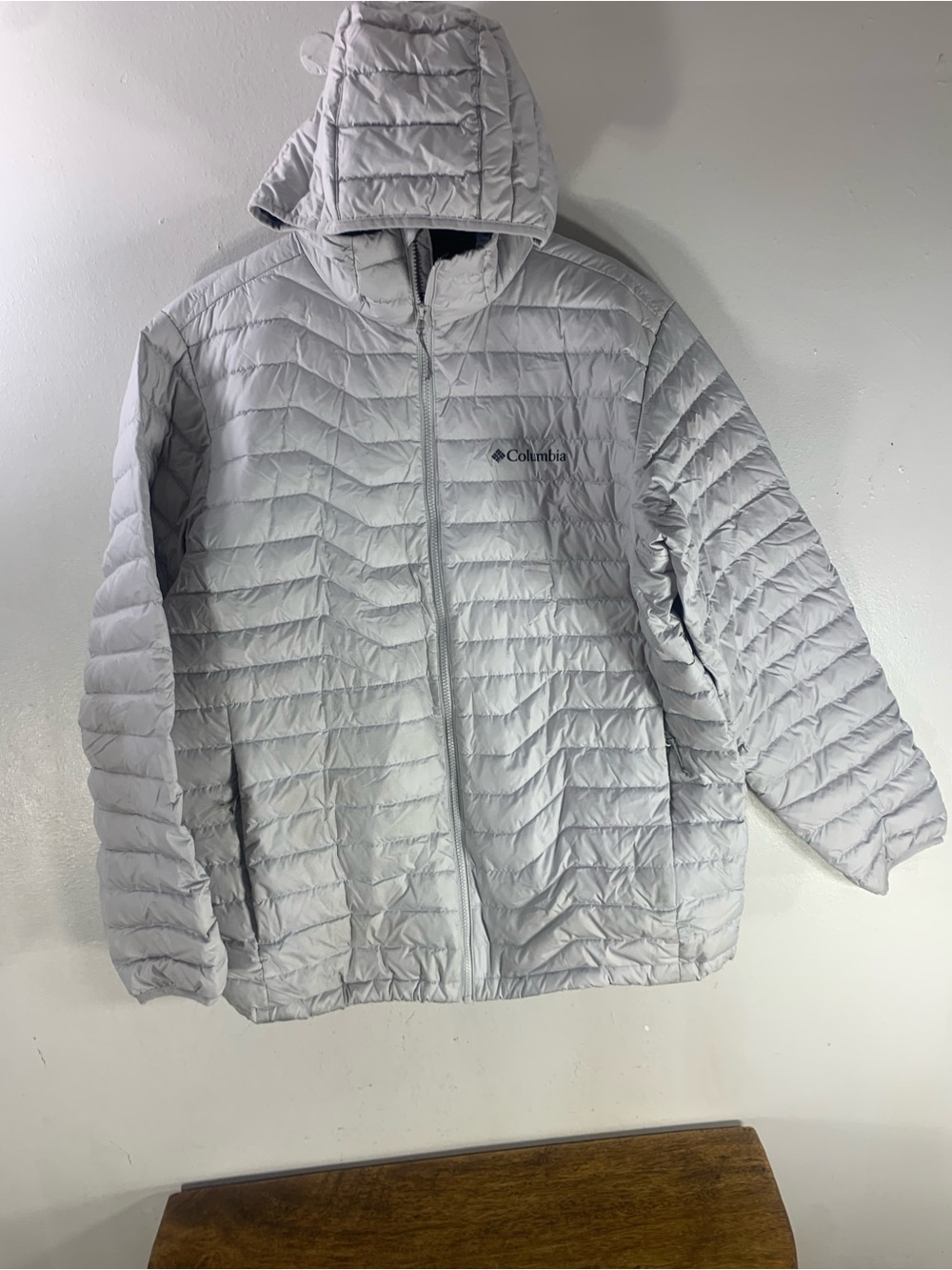 Columbia Silver Gray Hooded Lightweight Puffer Jacket Size Large